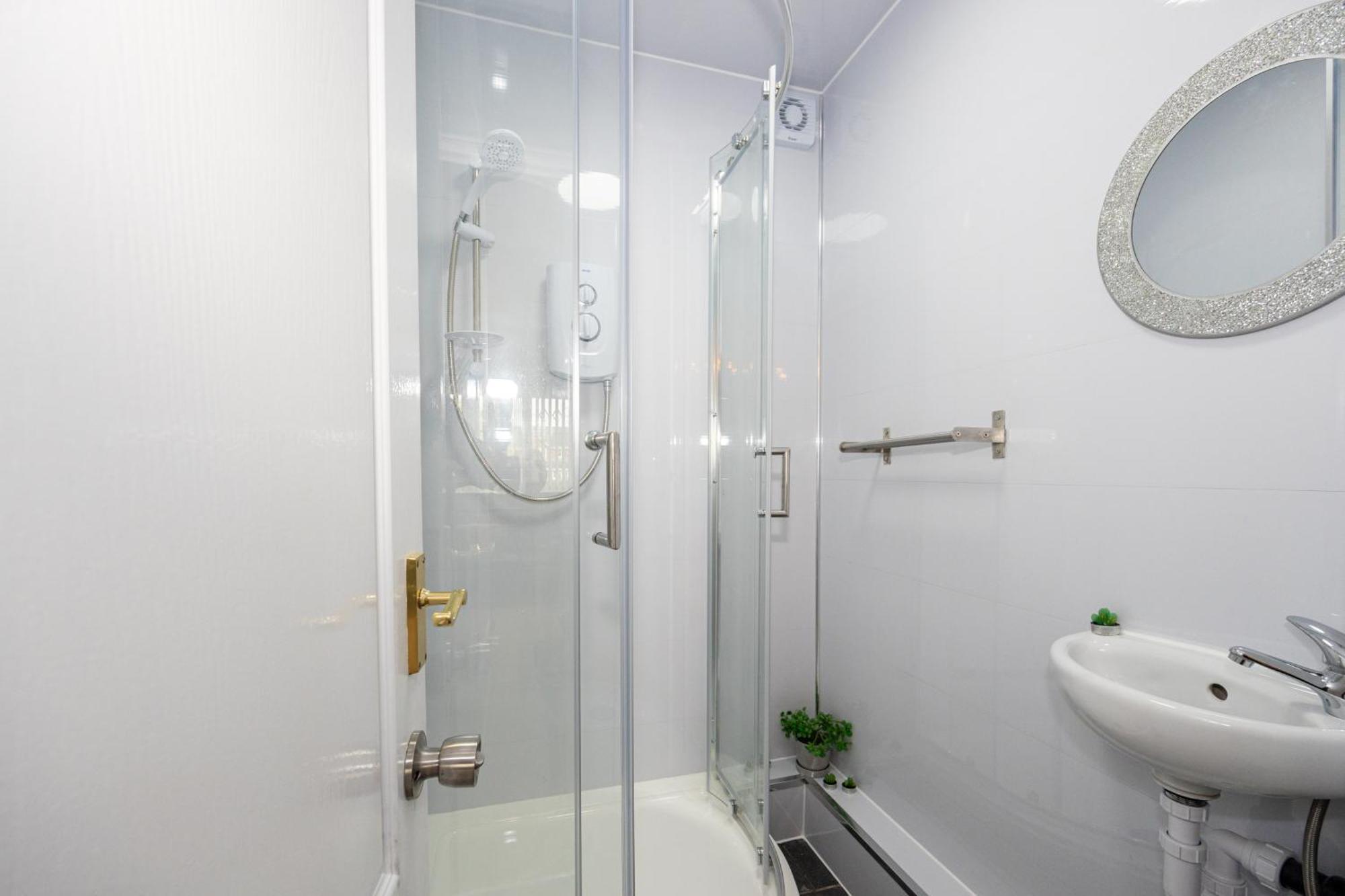 Airstays Apartment 위더셔 외부 사진